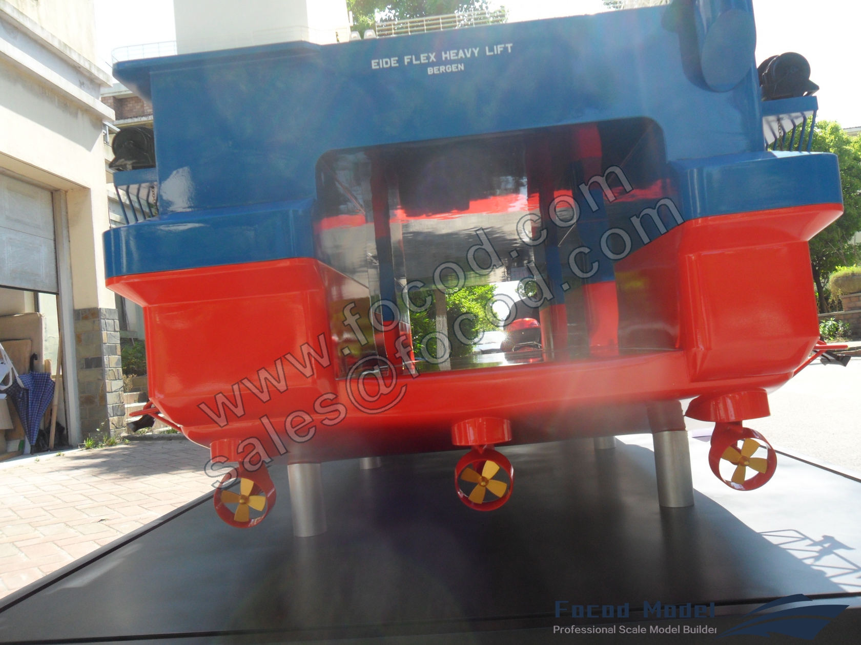 customized model of EIDE FLEX HEAVY LIFT VESSEL